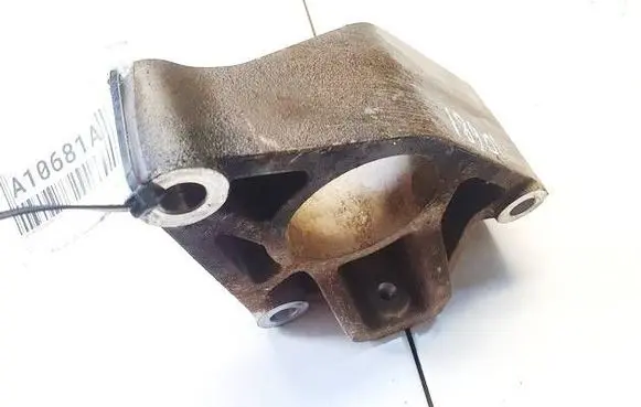 Fiat Sedici Engine mounting bracket