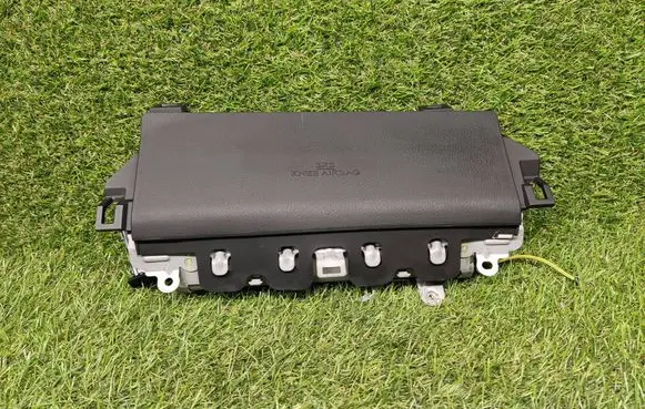 Lexus GS 250 350 300H 450H Knee airbag 5B0117812M0Z