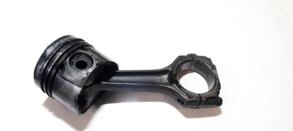 Volvo S40, V40 Piston with connecting rod
