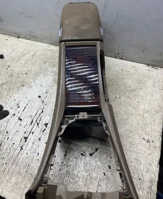 Volvo V70 Center console 30672028