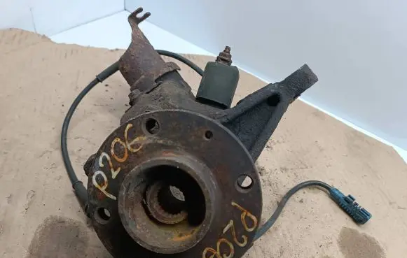 Peugeot 206 Front wheel hub