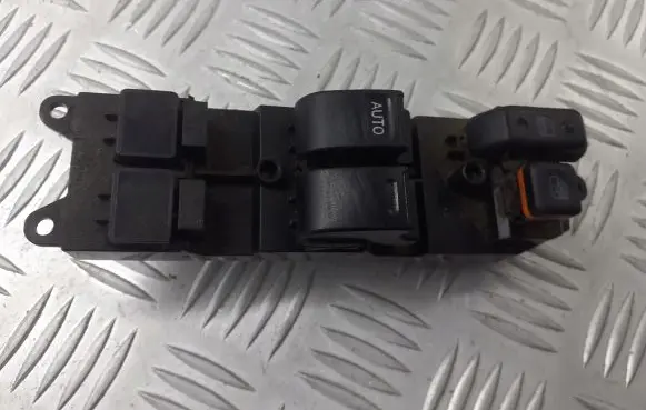 Toyota Avensis T220 Front door window switch trim 54435A0