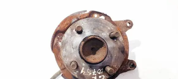 Toyota Corolla Verso E121 Rear wheel hub 
