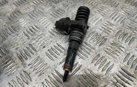 Audi A4 S4 B7 8E 8H Fuel injector 0414720229