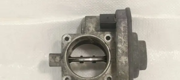 Volkswagen Caddy Throttle valve 038128063J