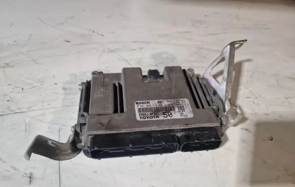 Toyota Verso Engine control unit/module 0281032112