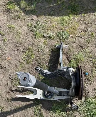 Mercedes-Benz A W176 Rear wheel hub spindle/knuckle 