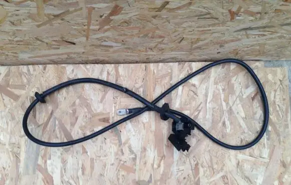Volkswagen Touareg II Positive cable (battery) 7P0971599C