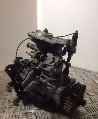 Audi 100 S4 C4 Fuel injection high pressure pump 1465132481 1465530322