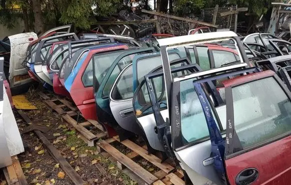 Mazda Xedos 6 Rear door melynos