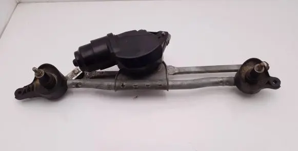 Suzuki Splash Front wiper linkage and motor 