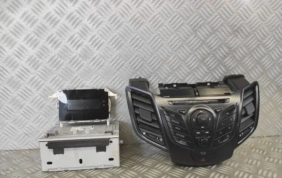 Radio/CD/DVD/GPS head unit
