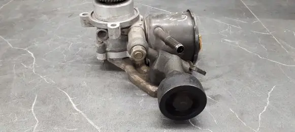 Mazda 626 Power steering pump ge6s3265xd