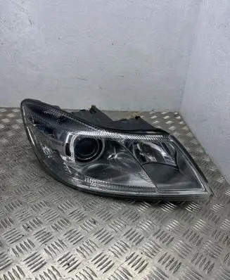 Skoda Octavia Mk2 (1Z) Headlight/headlamp 1Z1941016G 5DV009610 7L6941329B