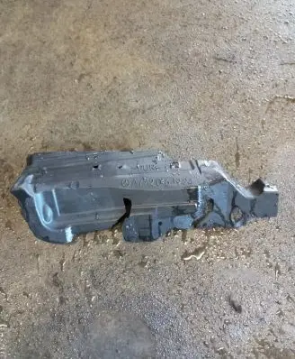 Mercedes-Benz CLS C218 X218 Other engine bay part A6420161924