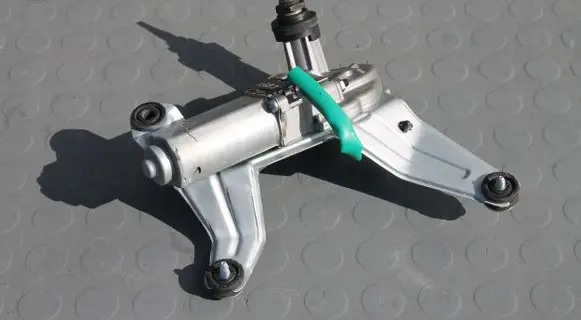 Hyundai Santa Fe Rear window wiper motor 987002B500