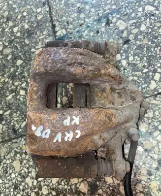 Honda CR-V Front brake caliper