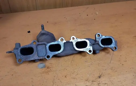 Mazda 6 Exhaust manifold 