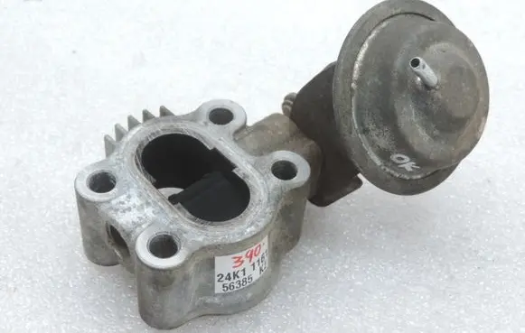 Toyota Avensis T270 EGR valve 2563026020