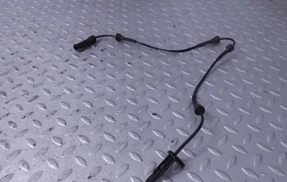 BMW XM ABS rear brake sensor 0265007384 34526895656 6895656