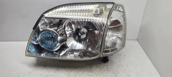 Nissan X-Trail T30 Headlight/headlamp