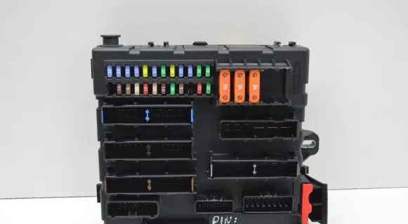 Opel Signum Fuse module 13204506 14639317