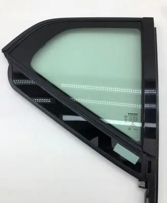 Volvo XC40 Rear side window