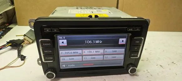 Volkswagen Touran I Radio/CD/DVD/GPS head unit 3C8035195 7647239360 RCD510