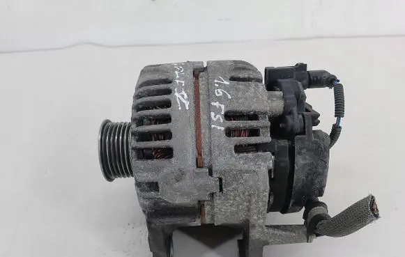 Volkswagen Golf V Generator/alternator 03C903023D