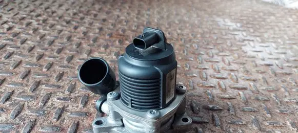 Volkswagen Tiguan Allspace EGR valve 06K131097K