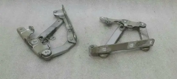 Mercedes-Benz SLK R171 Engine bonnet/hood hinges A1718800128