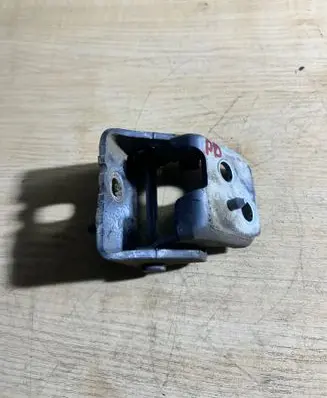 Citroen C5 Front door lower hinge 