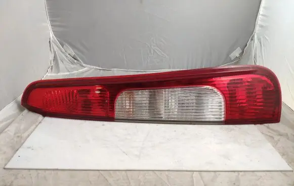 Ford C-MAX I Rear/tail lights 3M5113N411AA