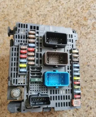 Peugeot 508 Fuse module 9674922080