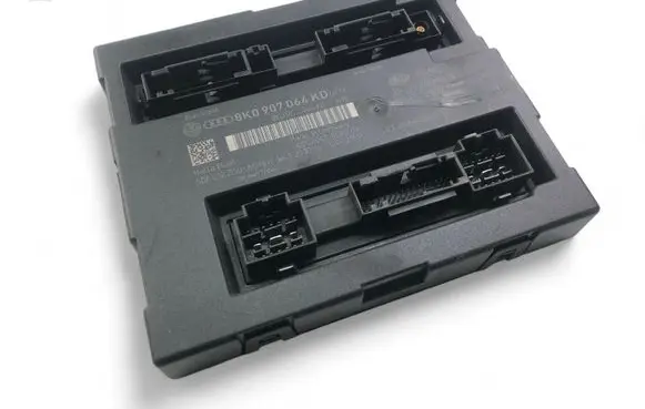 Audi A5 8T 8F Central body control module 8K0907064KD