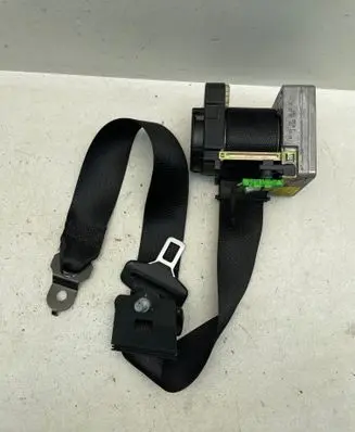 Mercedes-Benz C W203 Front seatbelt 2018680222 26758