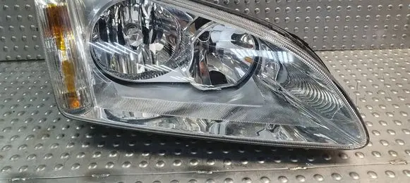 Ford Focus Headlight/headlamp 4M51-13W029-AF