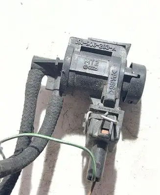 Volkswagen Phaeton Turbo solenoid valve 1J0906283A