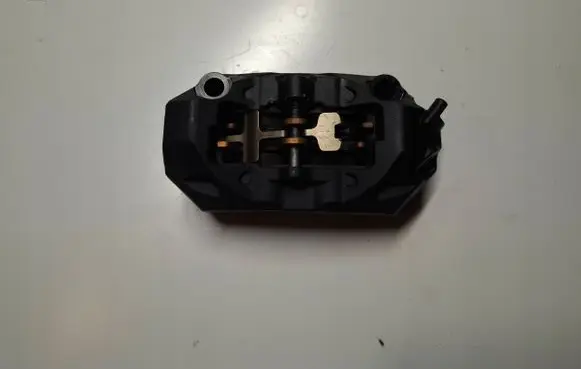 BMW 2 Active Tourer U06 Front brake caliper 1E250152