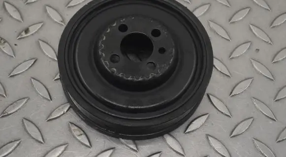 Volkswagen Polo V 6R Crankshaft pulley 038105243M 8T8863880M