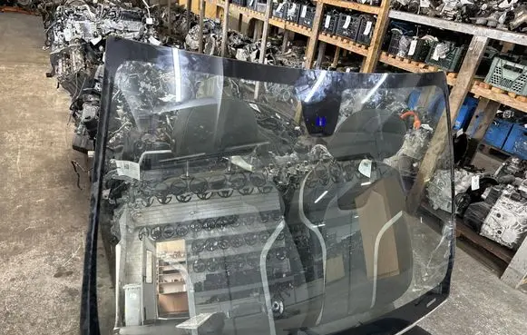 Mercedes-Benz B W246 W242 Front windscreen/windshield window 