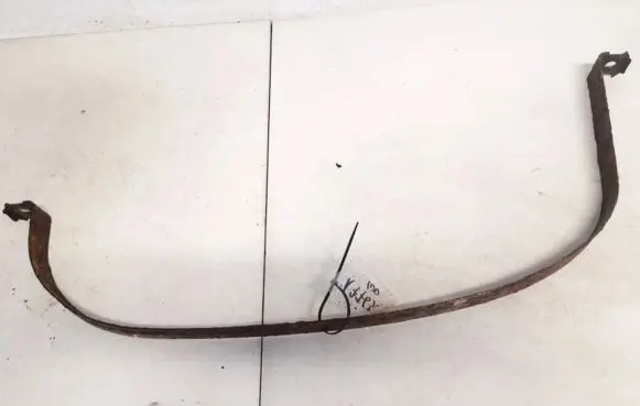 Fuel tank mounting bracket
