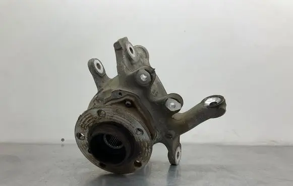 Rear wheel hub