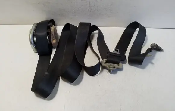 Suzuki Grand Vitara II Front seatbelt 8494065J0