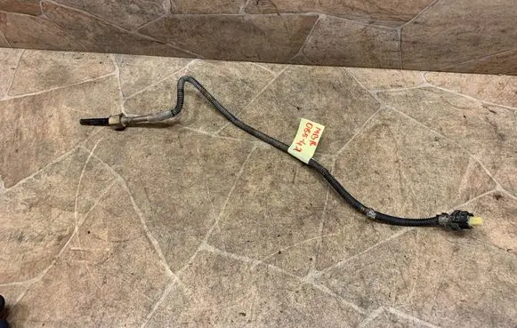 Mercedes-Benz CLS C218 X218 Exhaust gas temperature sensor A0019050600