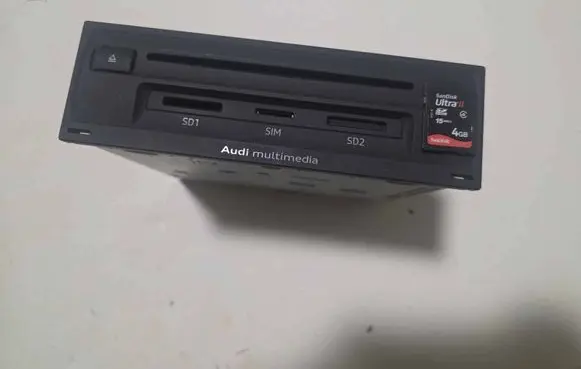 Audi A3 S3 8V Radio/CD/DVD/GPS head unit 8V0035035C