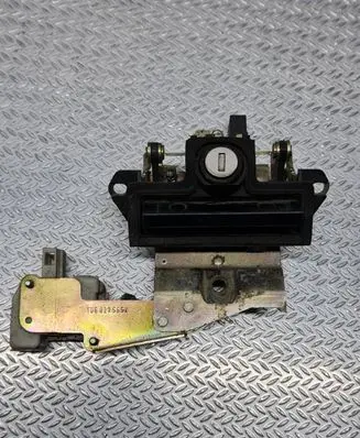 Skoda Octavia Mk1 (1U) Tailgate/trunk/boot exterior handle 1U6827565Jo