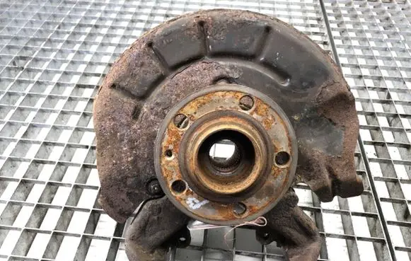 Seat Ibiza IV (6J,6P) Front wheel hub spindle knuckle 
