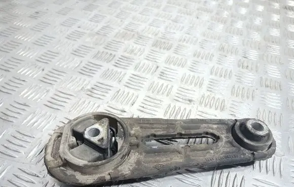 Engine mount bracket