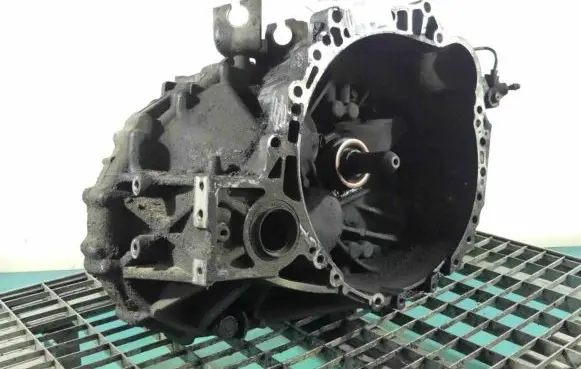 Manual 5 speed gearbox